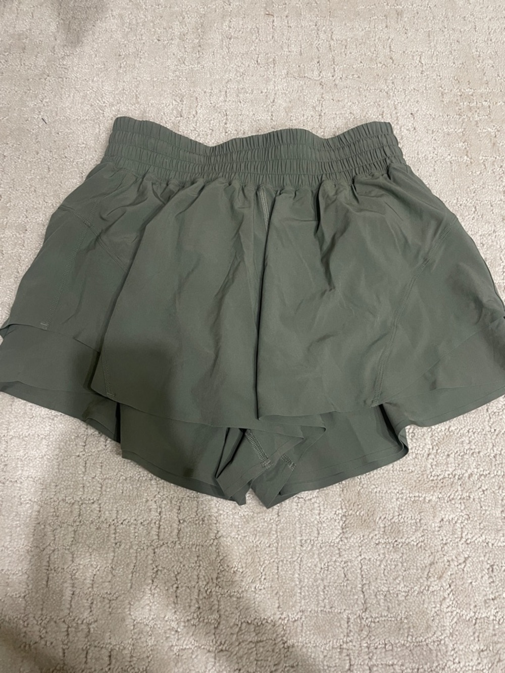 Lululemon Shake It Out High Rise 2.5 short